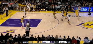 活力十足!海斯半场3中3贡献7分10板2助 正负值+18